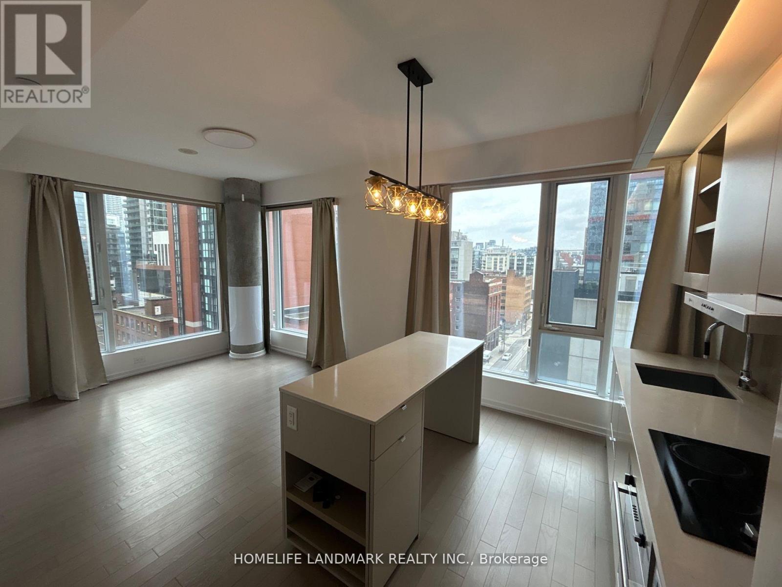 812 - 101 Peter Street, Toronto, Ontario  M5V 0G6 - Photo 5 - C12916064