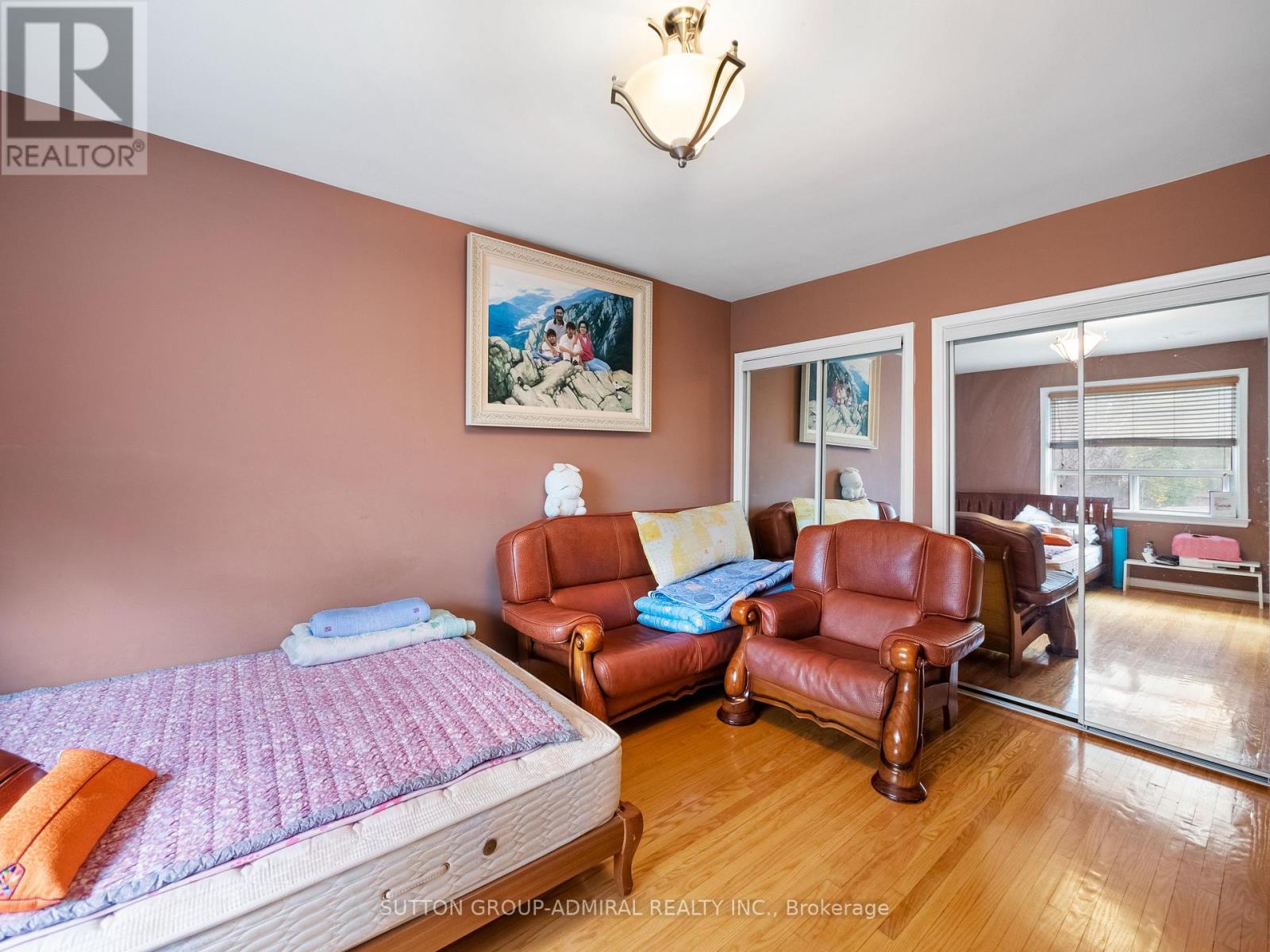 45 Northwood Drive, Toronto, Ontario  M2M 2J9 - Photo 16 - C12916116