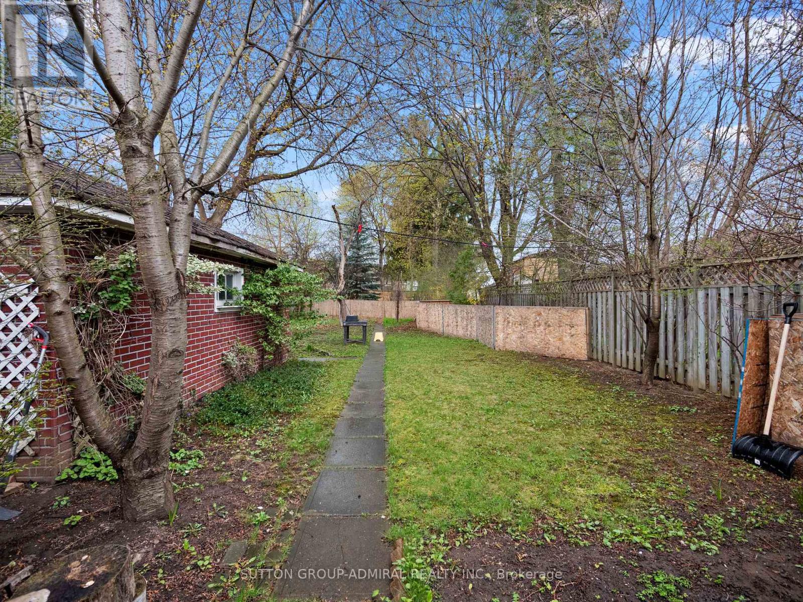 45 Northwood Drive, Toronto, Ontario  M2M 2J9 - Photo 21 - C12916116