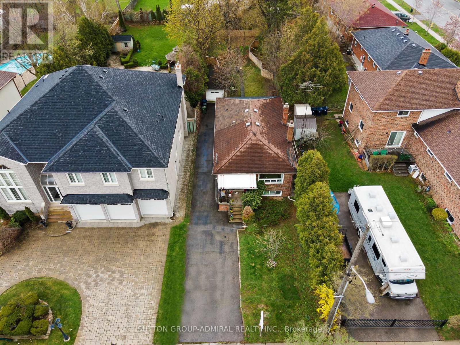 45 Northwood Drive, Toronto, Ontario  M2M 2J9 - Photo 28 - C12916116