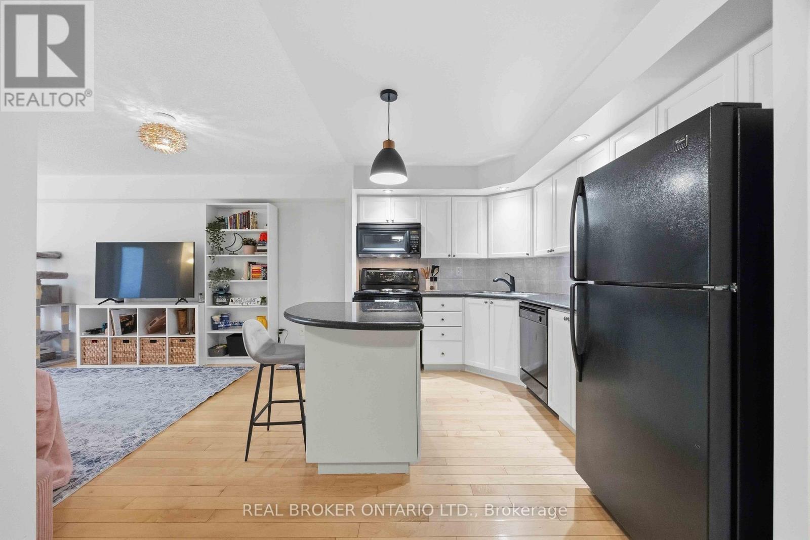 636 - 250 Wellington Street W, Toronto, Ontario  M5V 3P6 - Photo 12 - C12916122