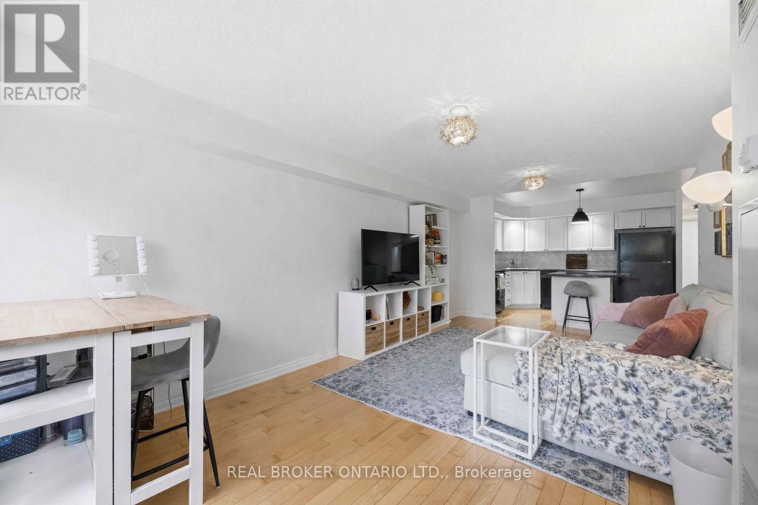 636 - 250 Wellington Street W, Toronto, Ontario  M5V 3P6 - Photo 18 - C12916122