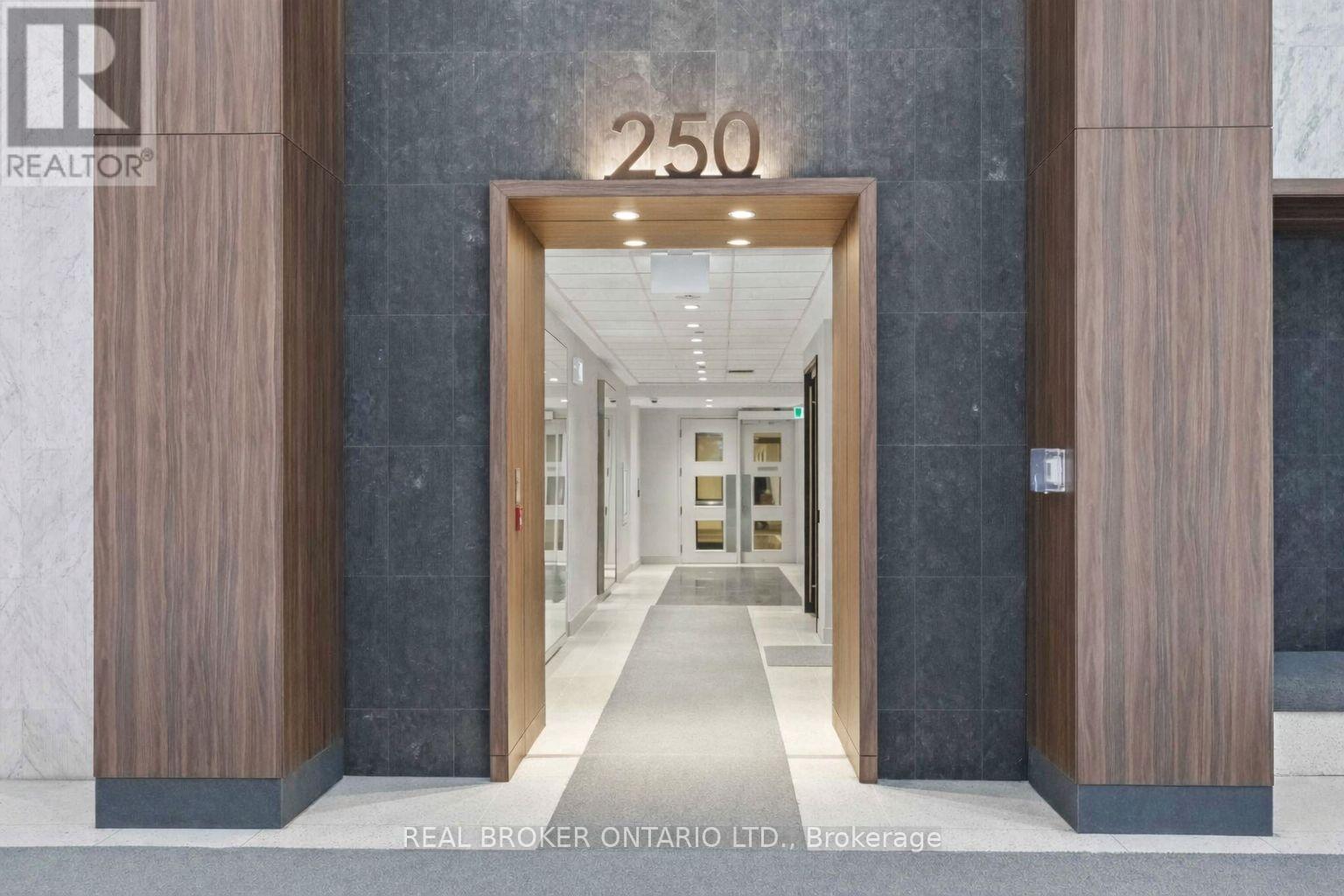 636 - 250 Wellington Street W, Toronto, Ontario  M5V 3P6 - Photo 4 - C12916122