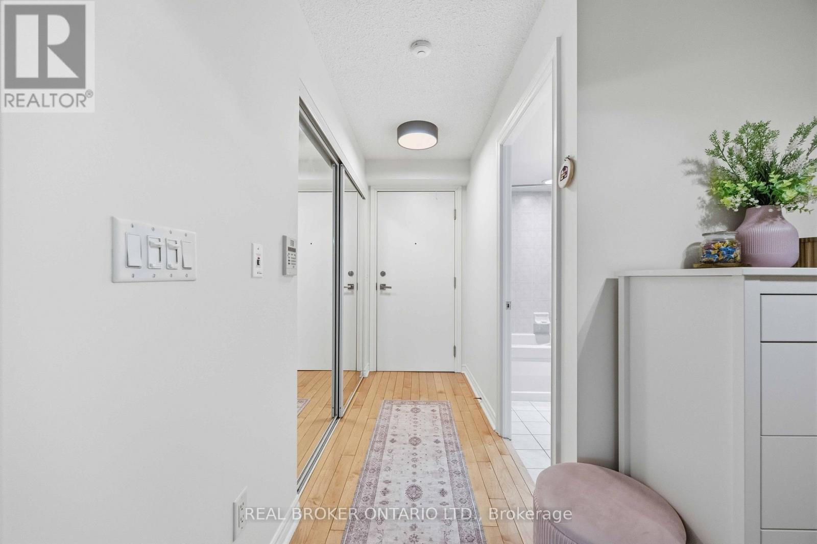 636 - 250 Wellington Street W, Toronto, Ontario  M5V 3P6 - Photo 5 - C12916122