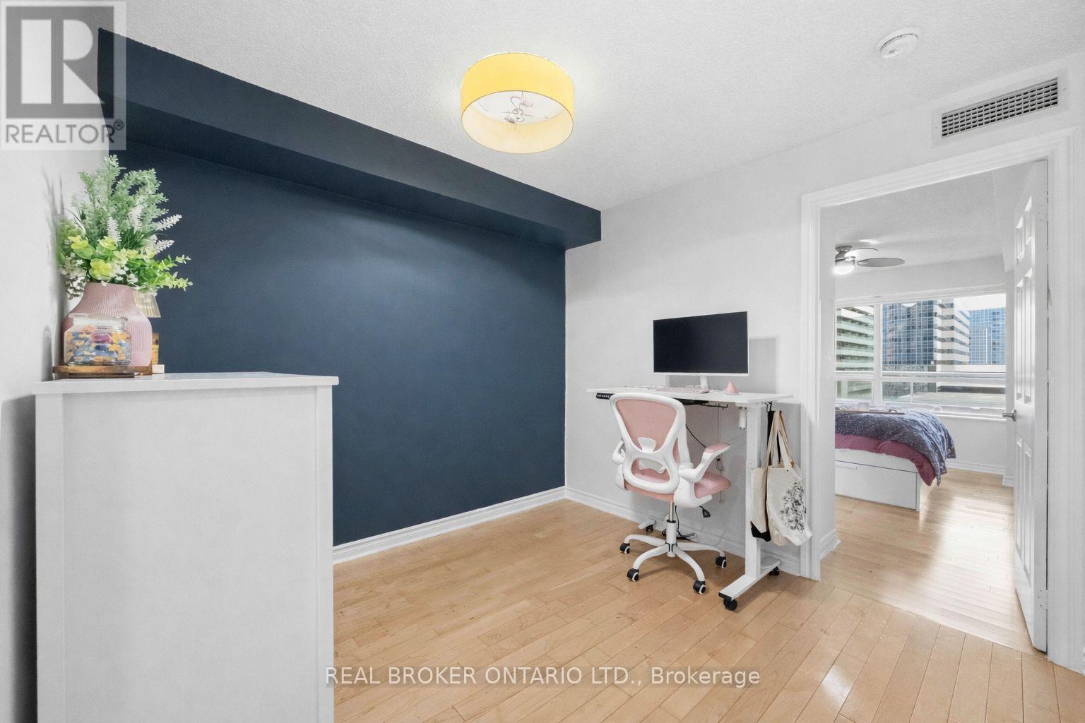 636 - 250 Wellington Street W, Toronto, Ontario  M5V 3P6 - Photo 7 - C12916122