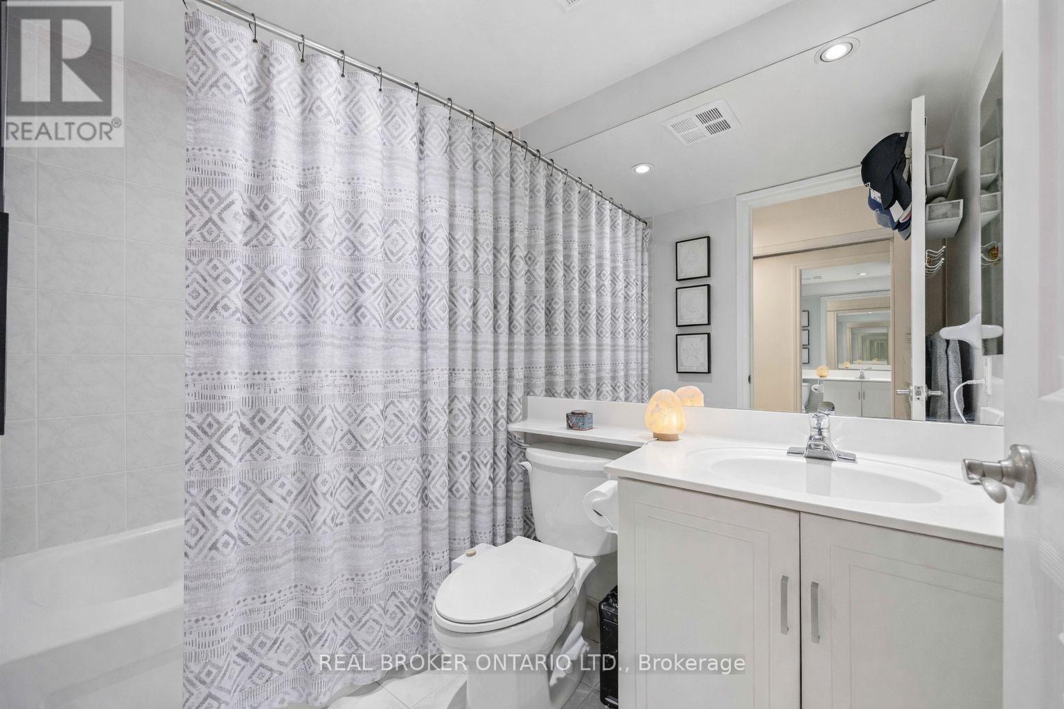 636 - 250 Wellington Street W, Toronto, Ontario  M5V 3P6 - Photo 8 - C12916122