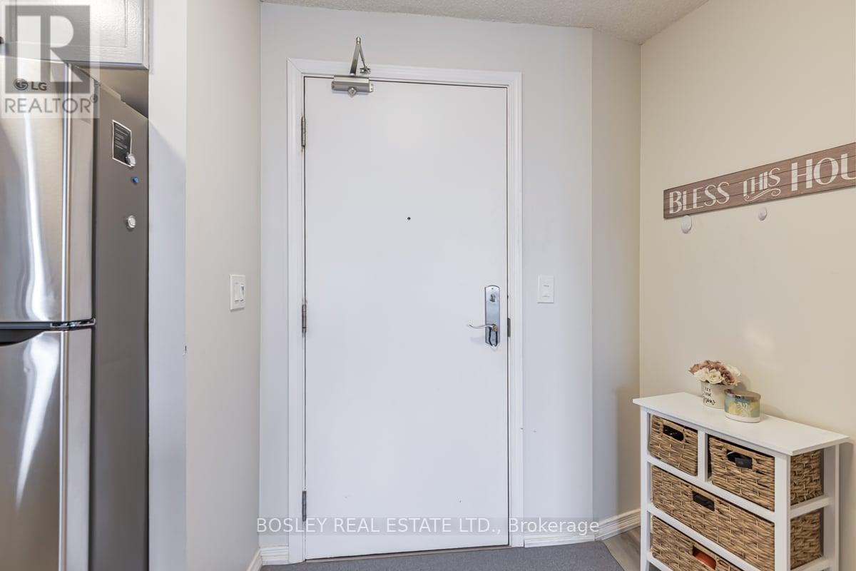 808 - 18 Valley Woods Road, Toronto, Ontario  M3A 0A1 - Photo 3 - C12916126