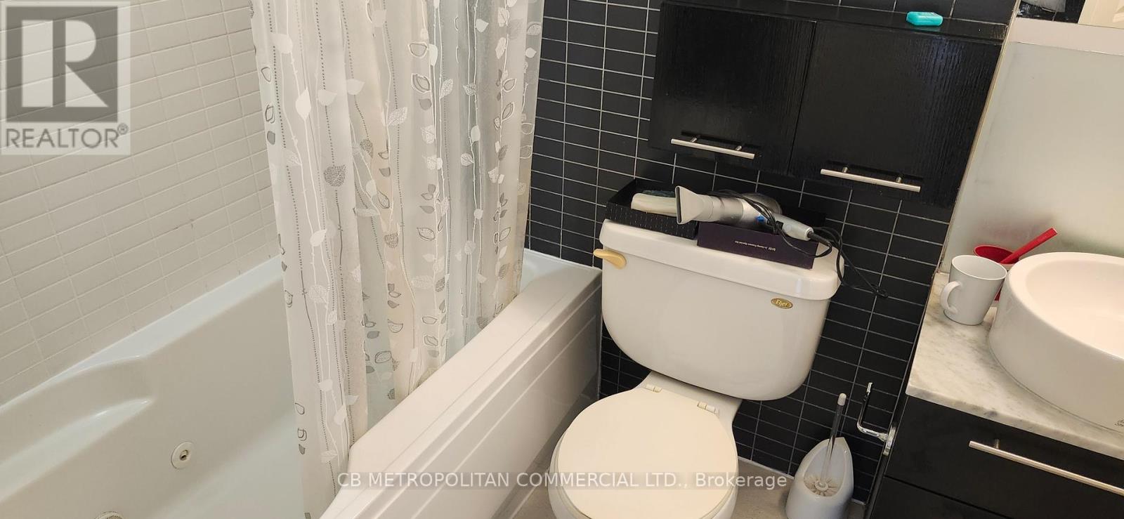 316 - 23 Carlton Street, Toronto, Ontario  M5B 1L5 - Photo 7 - C12916136