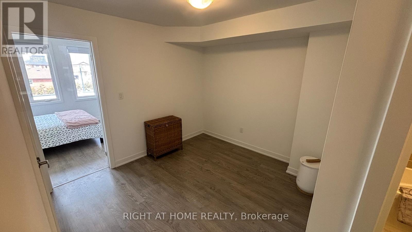 110 Green Gardens Boulevard, Toronto, Ontario  M6A 0E5 - Photo 22 - C12916192