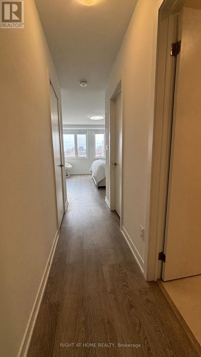 110 Green Gardens Boulevard, Toronto, Ontario  M6A 0E5 - Photo 32 - C12916192