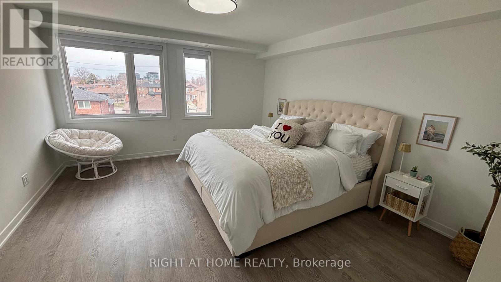 110 Green Gardens Boulevard, Toronto, Ontario  M6A 0E5 - Photo 34 - C12916192