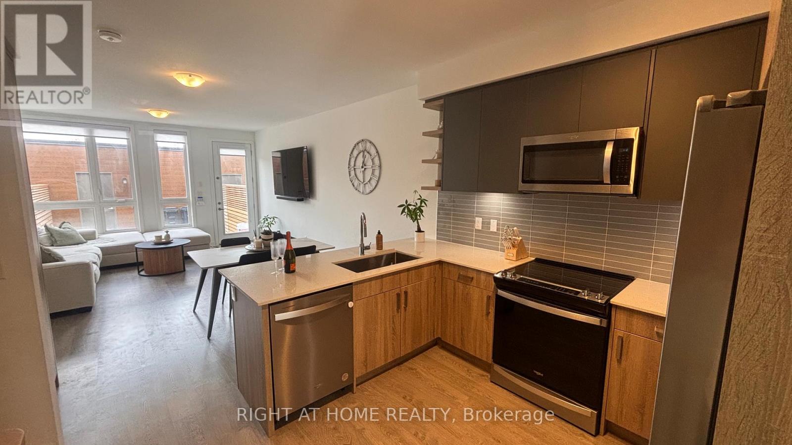 110 Green Gardens Boulevard, Toronto, Ontario  M6A 0E5 - Photo 8 - C12916192