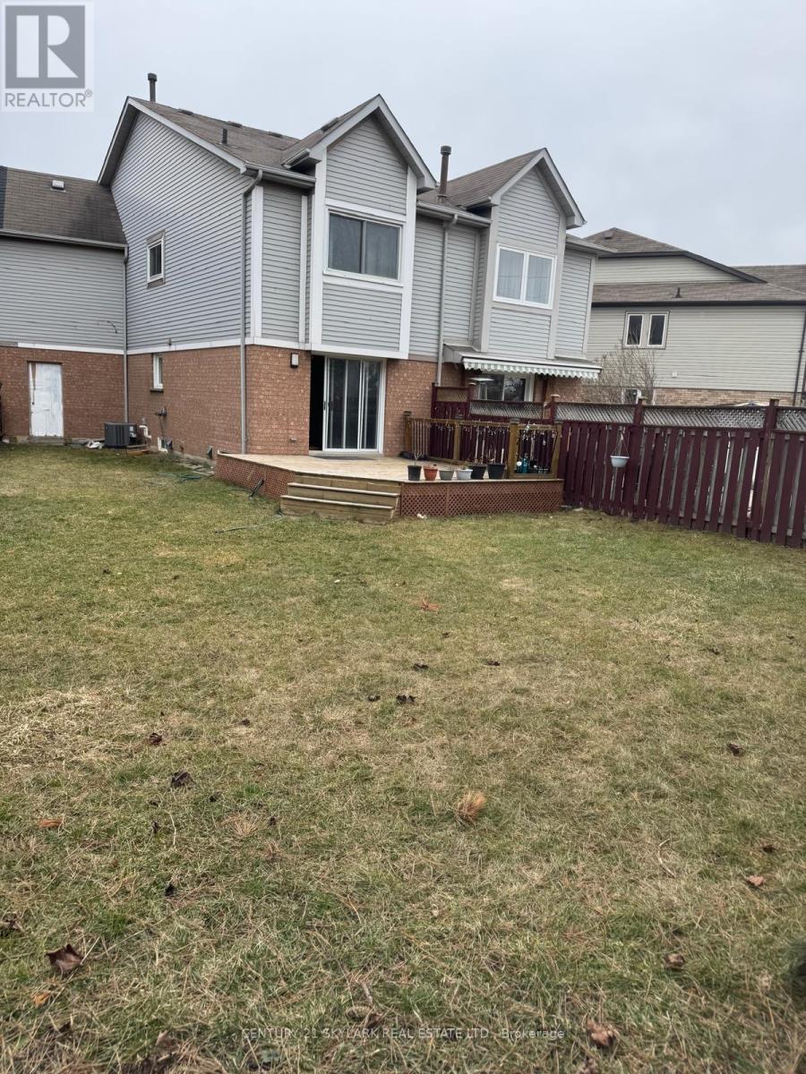 73 Chipmunk Crescent, Brampton, Ontario  L6R 1B4 - Photo 19 - W12909364