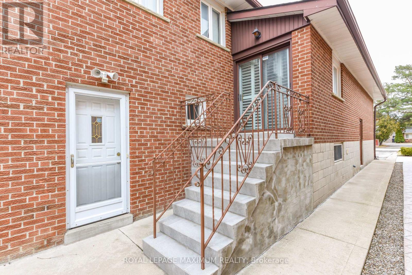 78 Roxaline Street, Toronto, Ontario  M9P 2Z2 - Photo 26 - W12913394