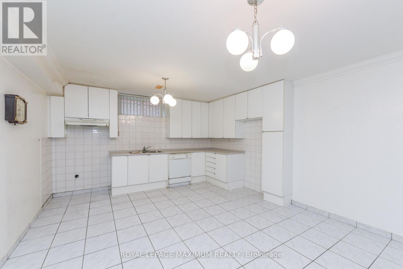 78 Roxaline Street, Toronto, Ontario  M9P 2Z2 - Photo 23 - W12913394