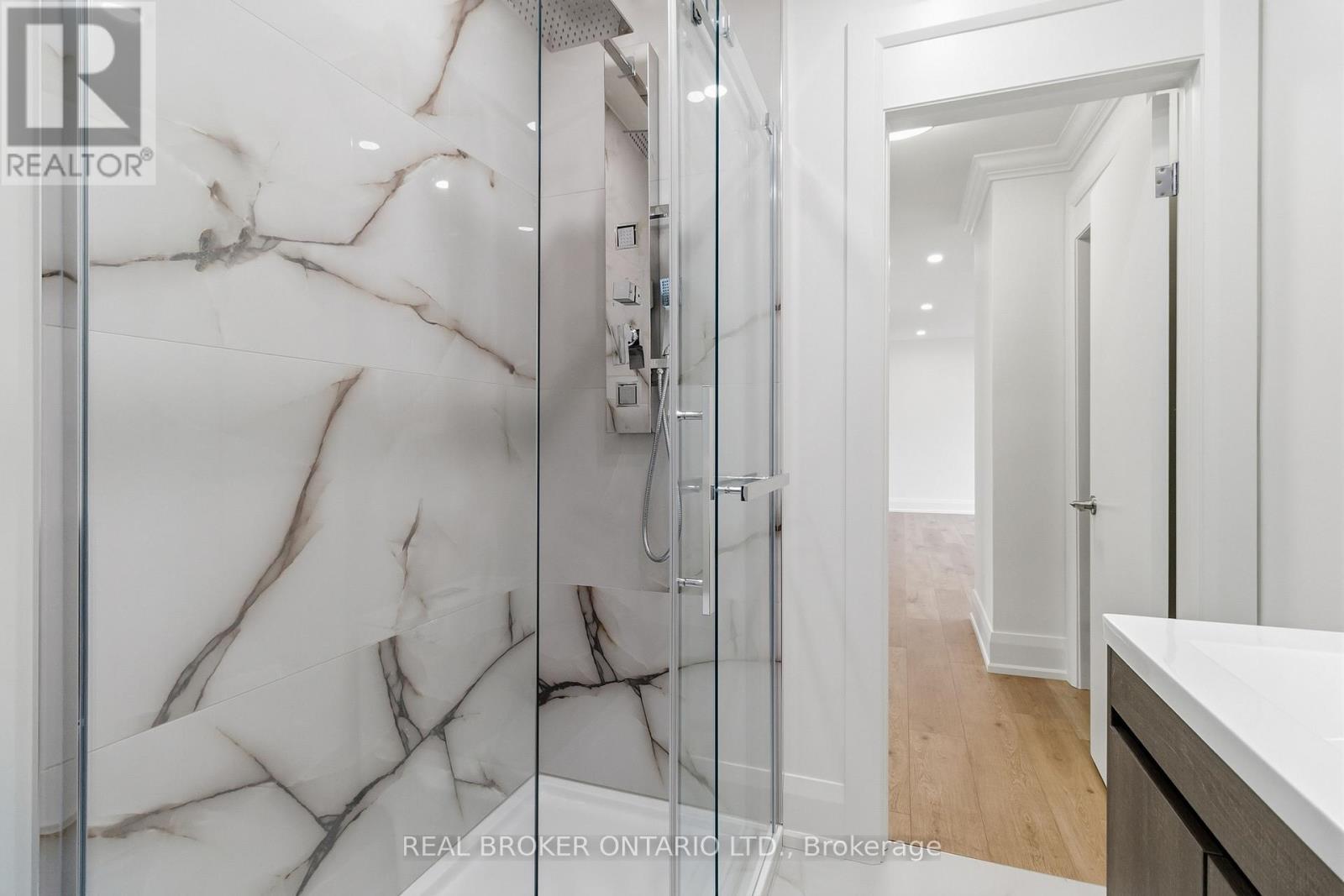 1020 Kent Avenue, Oakville, Ontario  L6H 1Z6 - Photo 16 - W12915310