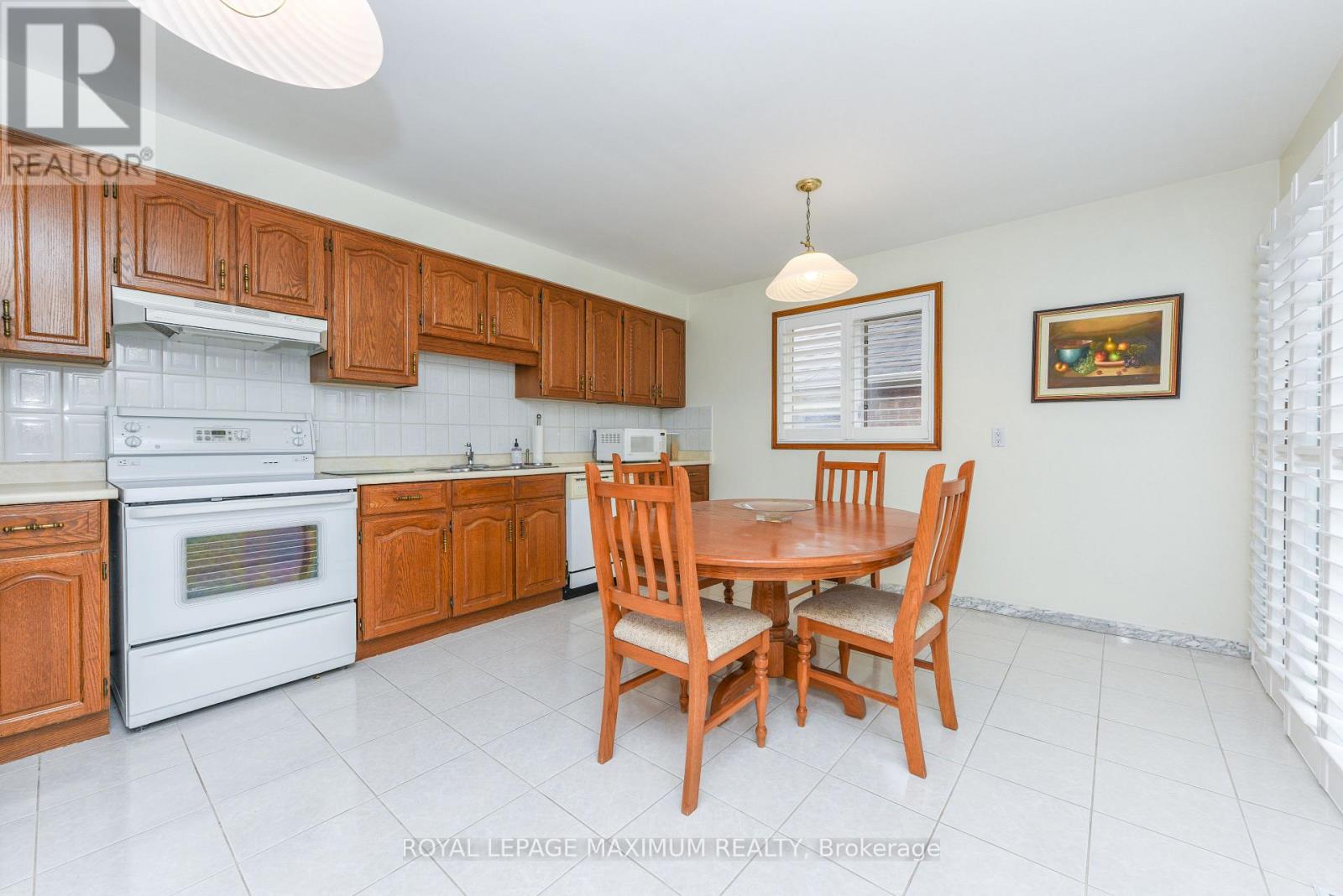 78 Roxaline Street, Toronto, Ontario  M9P 2Z2 - Photo 6 - W12913394