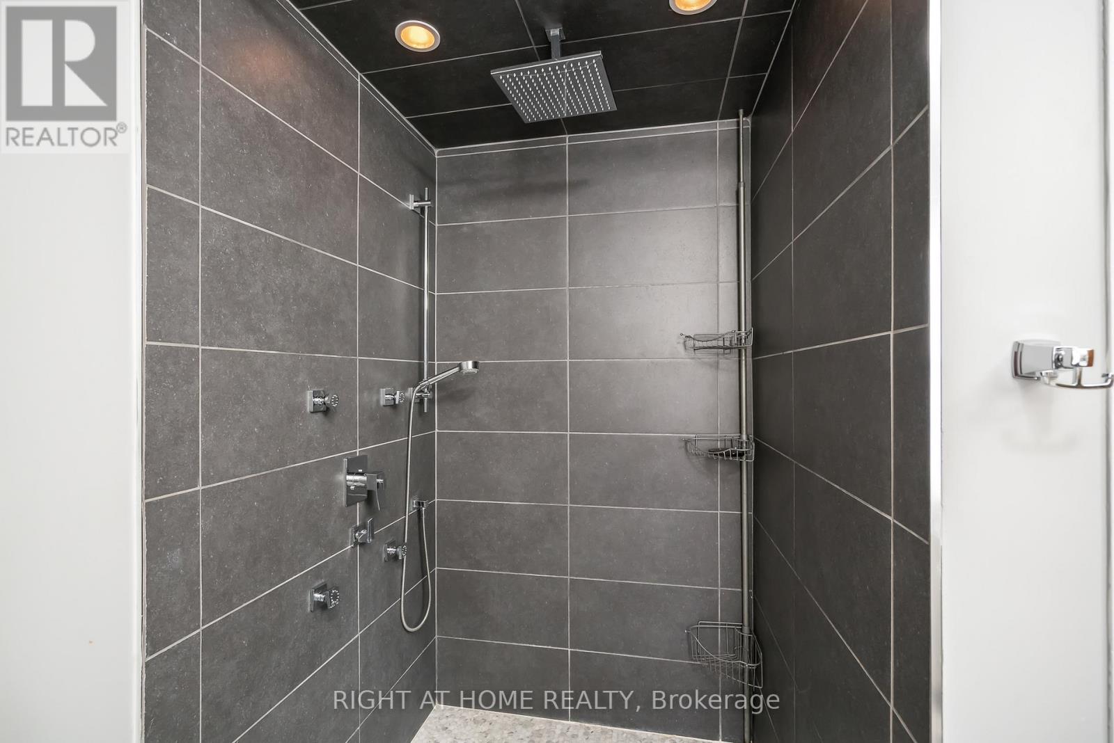 5201 Valley Way, Niagara Falls, Ontario  L2E 1X3 - Photo 19 - X12432823