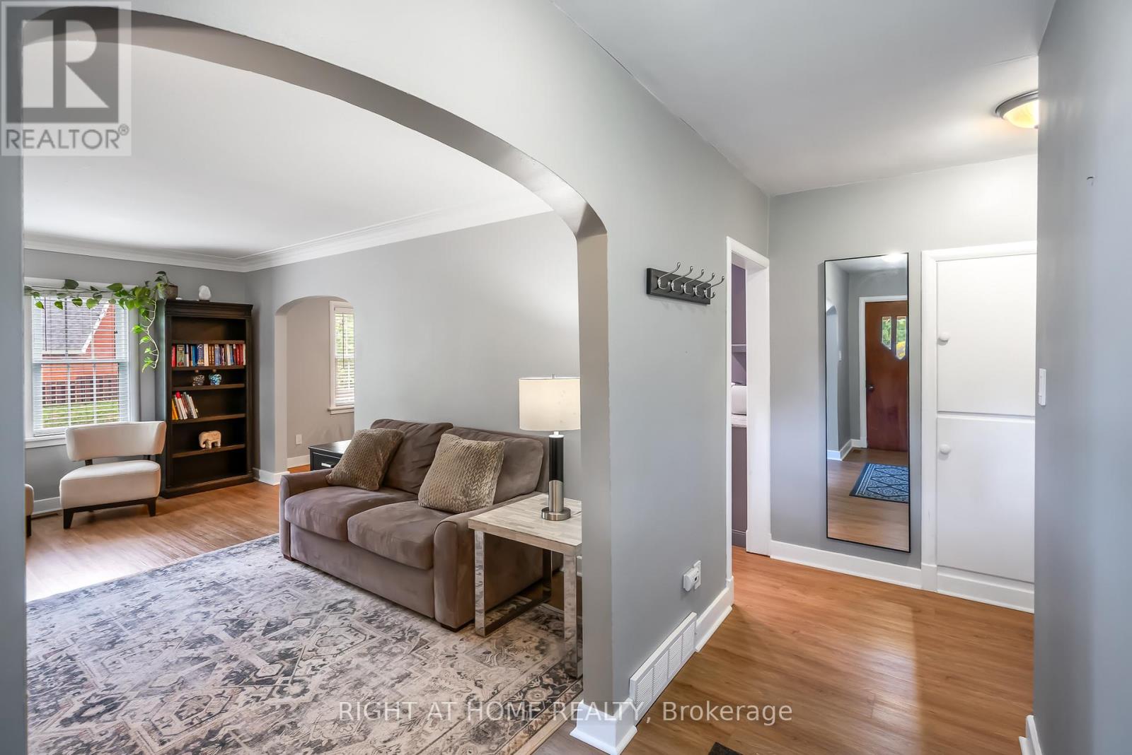 5201 Valley Way, Niagara Falls, Ontario  L2E 1X3 - Photo 9 - X12432823