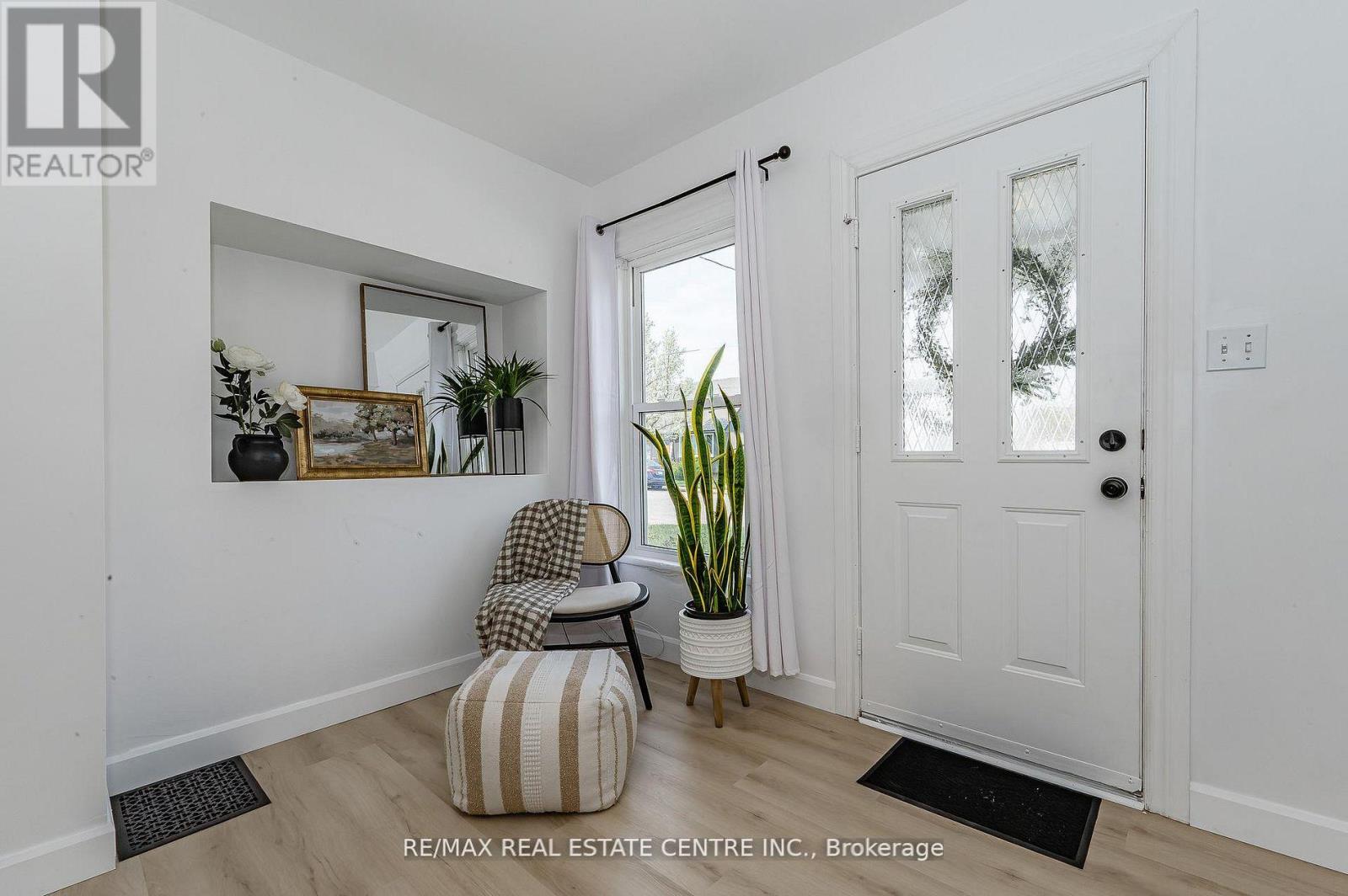 17 Dover Street, Woodstock, Ontario  N4S 3L7 - Photo 3 - X12892088