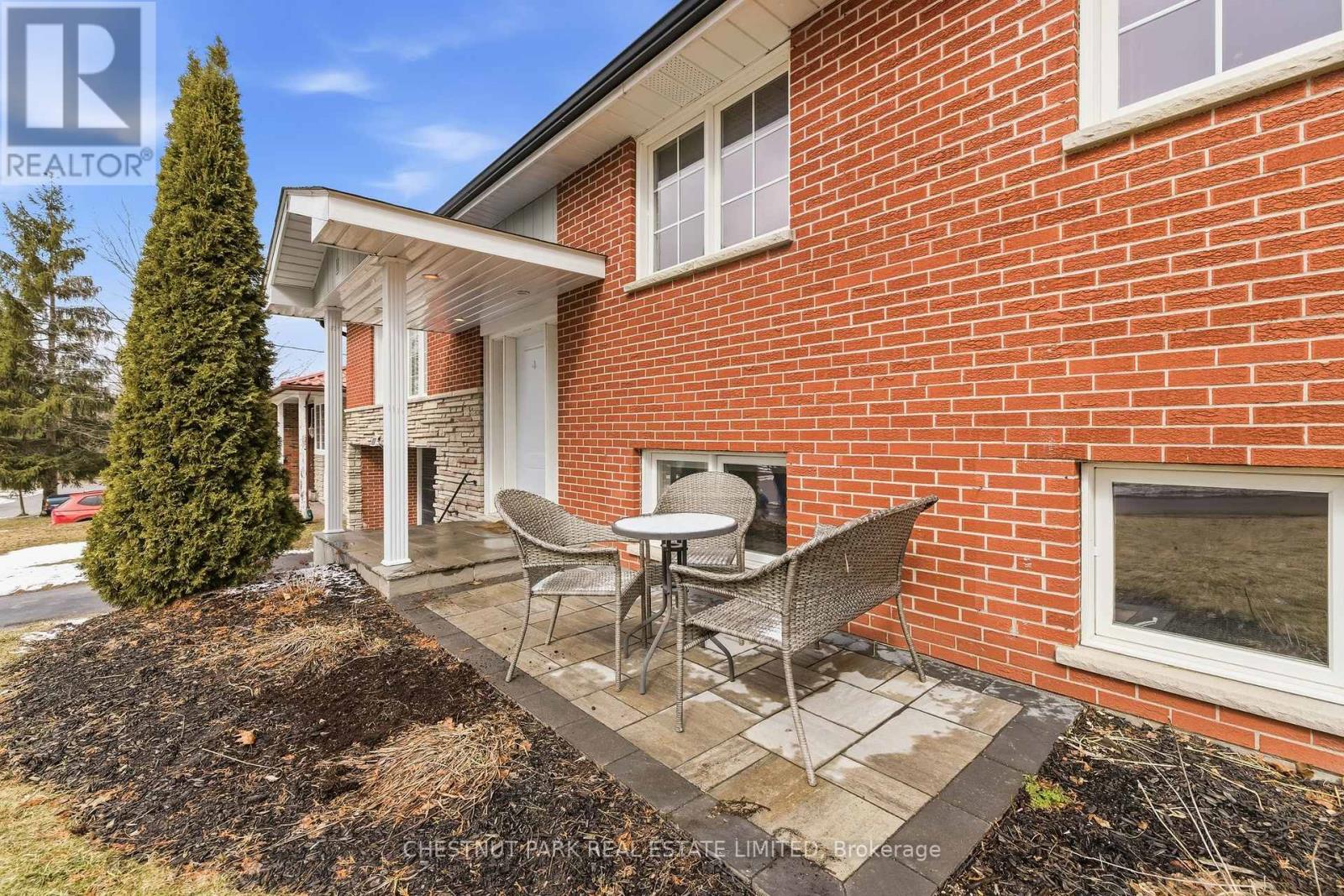 11 Joseph Street, Uxbridge, Ontario  L9P 1H8 - Photo 2 - N12916102