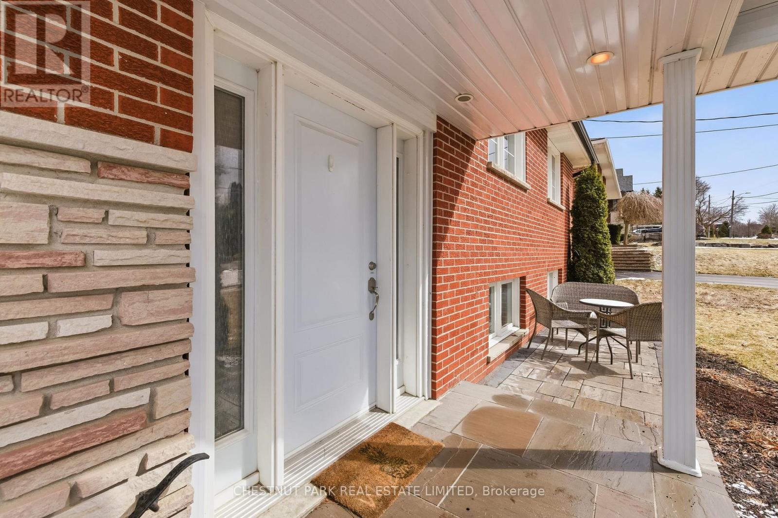 11 Joseph Street, Uxbridge, Ontario  L9P 1H8 - Photo 3 - N12916102