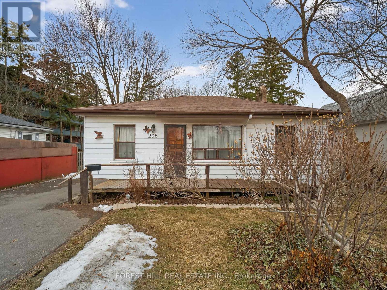 208 ESSEX AVENUE, Richmond Hill, Ontario