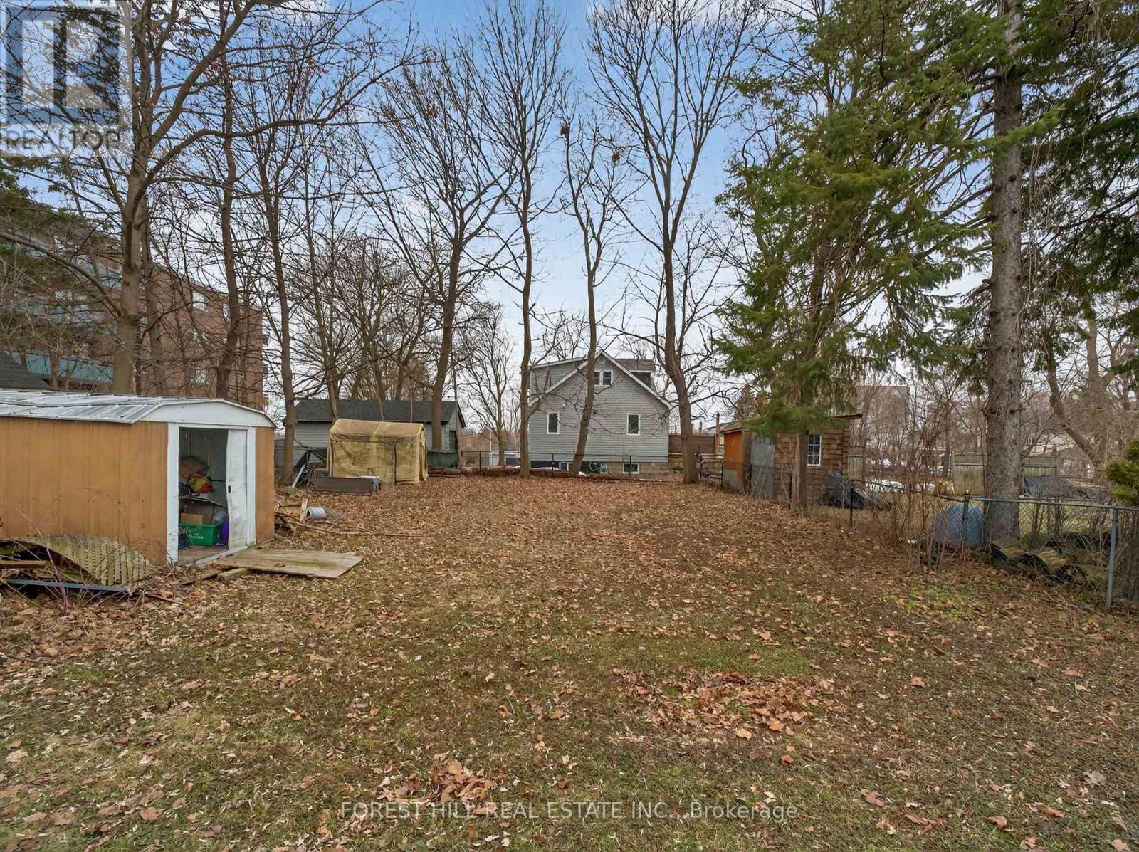 208 Essex Avenue, Richmond Hill, Ontario  L4C 2B8 - Photo 11 - N12916112