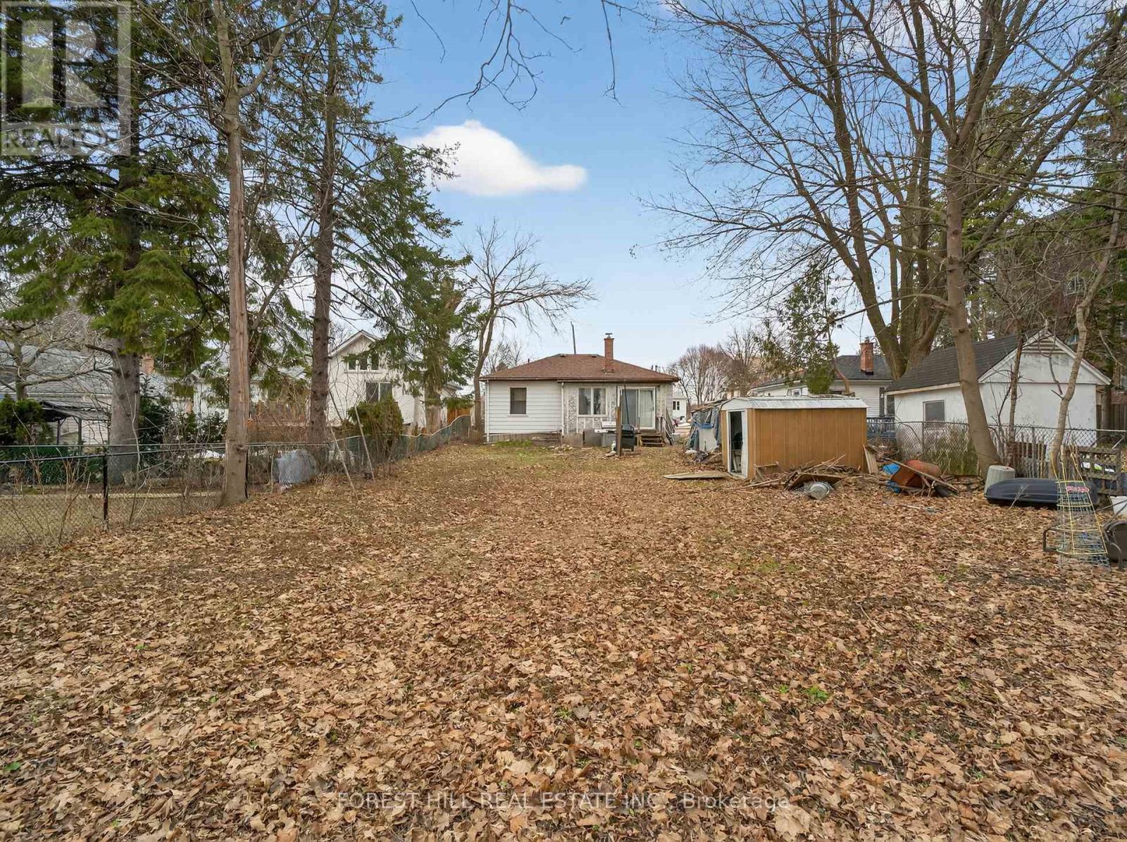 208 Essex Avenue, Richmond Hill, Ontario  L4C 2B8 - Photo 12 - N12916112