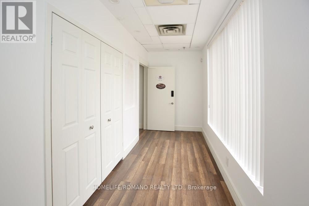 155 Caster Avenue, Vaughan (Pine Valley Business Park), Ontario  L4L 5Y8 - Photo 4 - N12916130