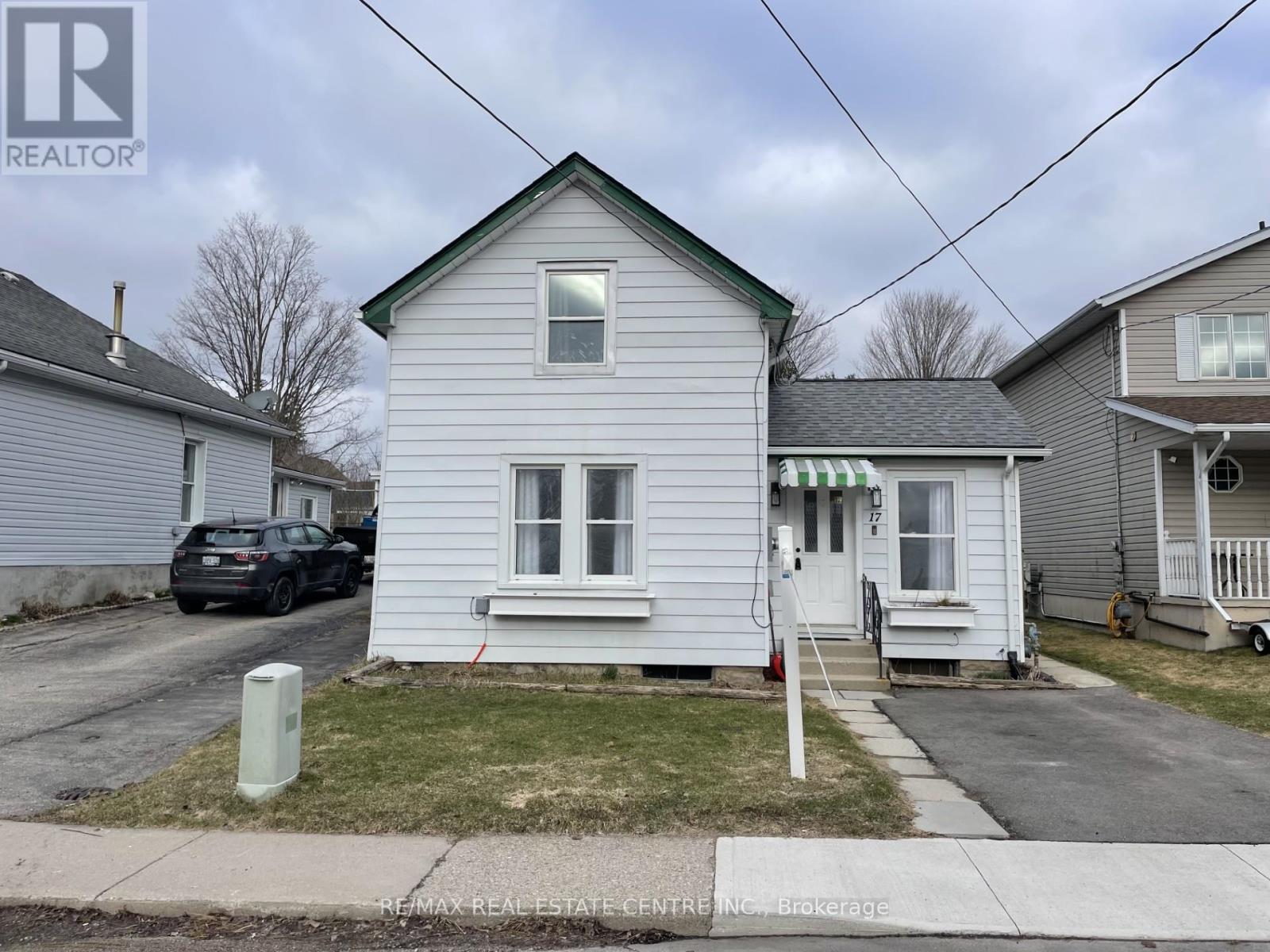 17 DOVER STREET, Woodstock, Ontario