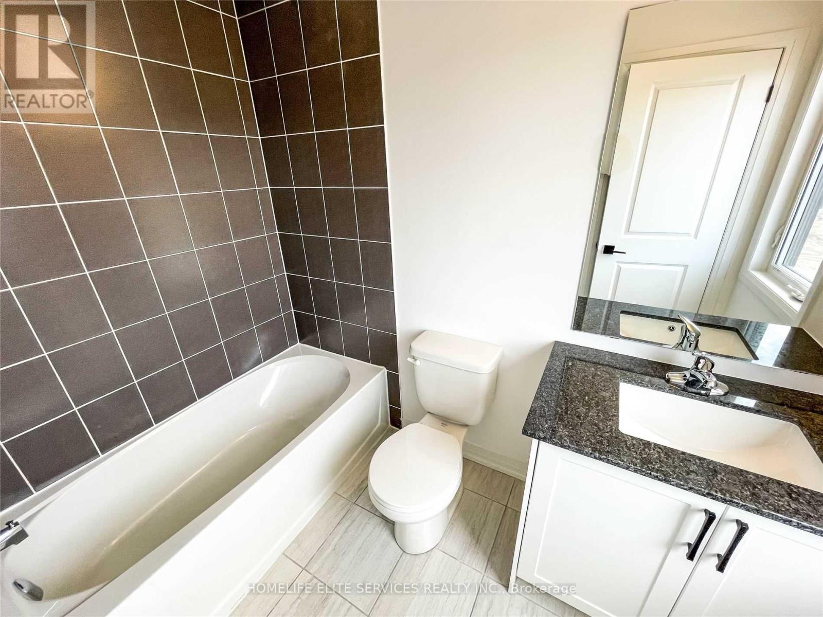 58 Fairlane Avenue, Barrie (Painswick South), Ontario  L9J 0M9 - Photo 10 - S12916118