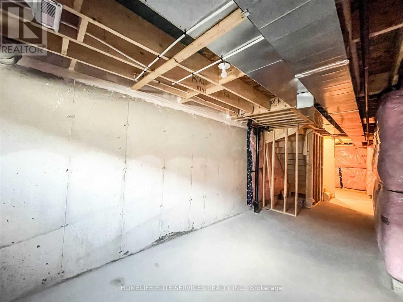 58 Fairlane Avenue, Barrie (Painswick South), Ontario  L9J 0M9 - Photo 4 - S12916118