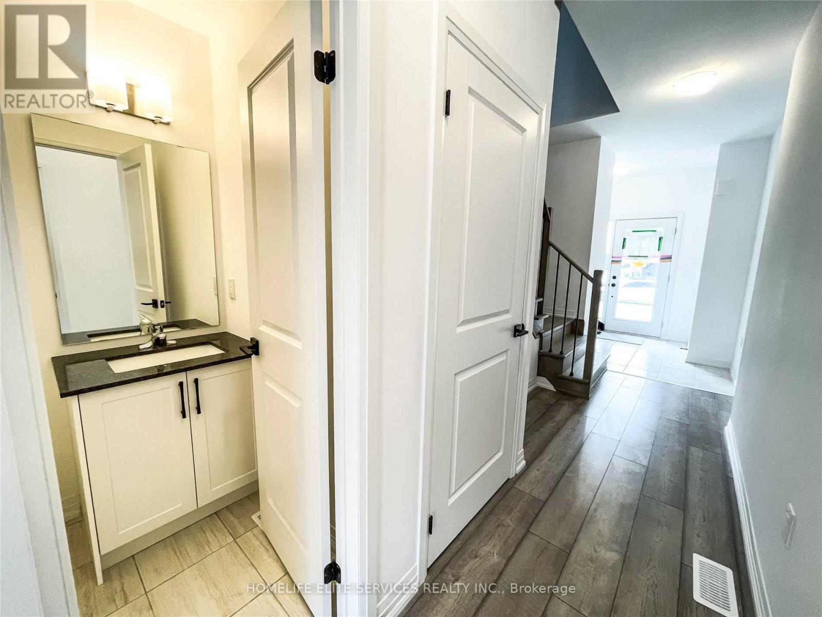 58 Fairlane Avenue, Barrie (Painswick South), Ontario  L9J 0M9 - Photo 8 - S12916118