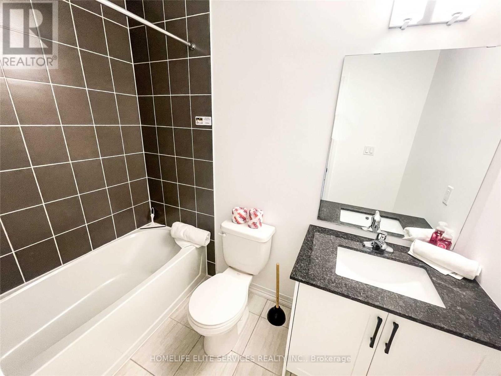 58 Fairlane Avenue, Barrie (Painswick South), Ontario  L9J 0M9 - Photo 9 - S12916118