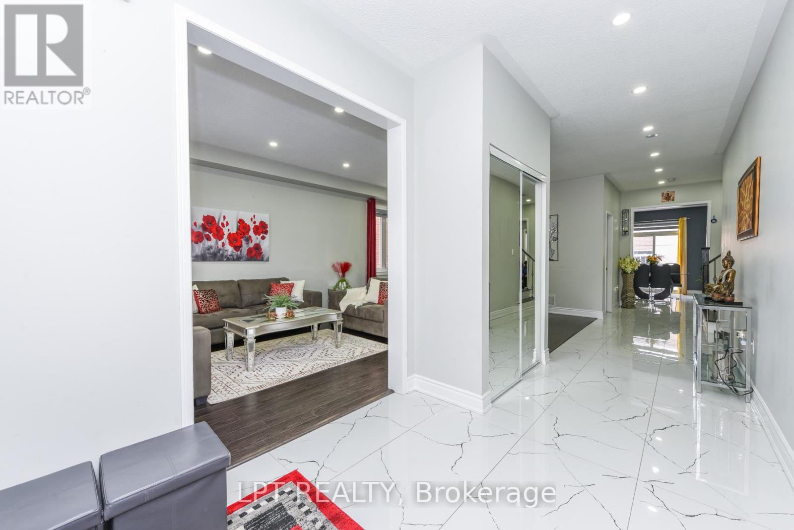 7 Chapparal Drive, Brampton, Ontario  L6R 3C5 - Photo 3 - W12916082