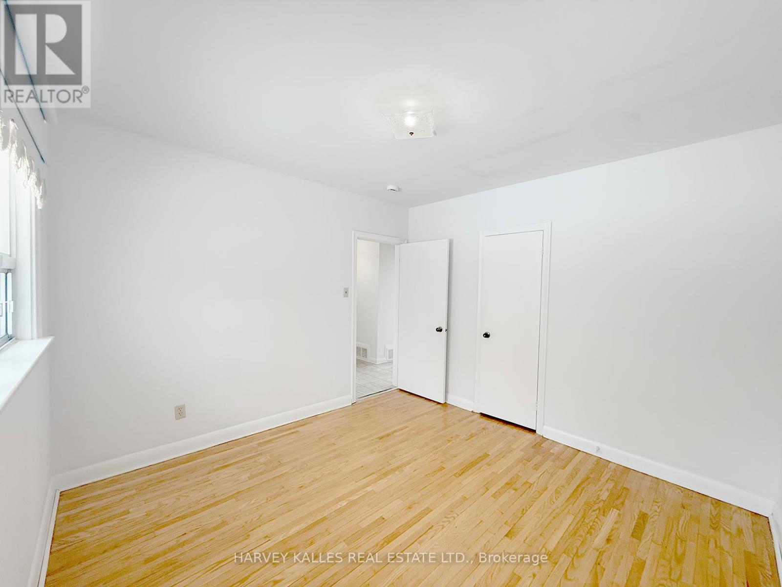 214 Dixon Road, Toronto (Kingsview Village-The Westway), Ontario  M9P 2M1 - Photo 11 - W12916084