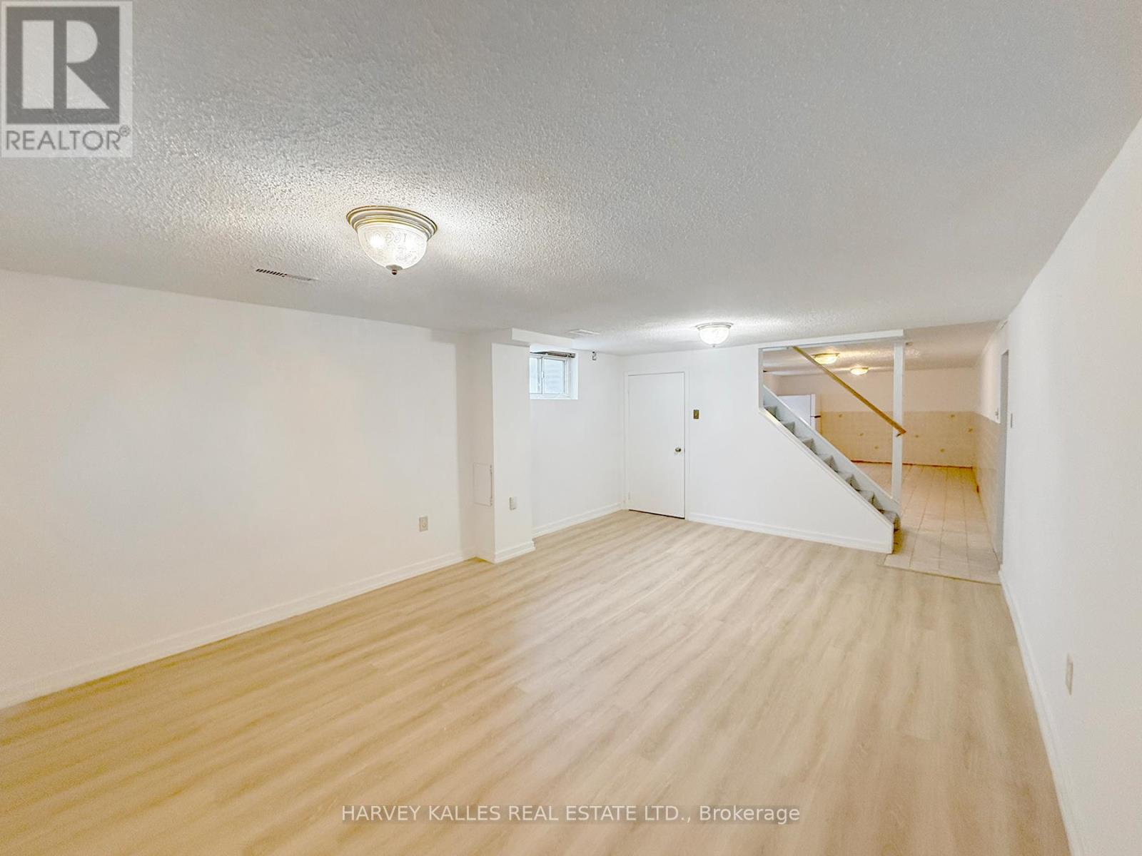 214 Dixon Road, Toronto (Kingsview Village-The Westway), Ontario  M9P 2M1 - Photo 15 - W12916084