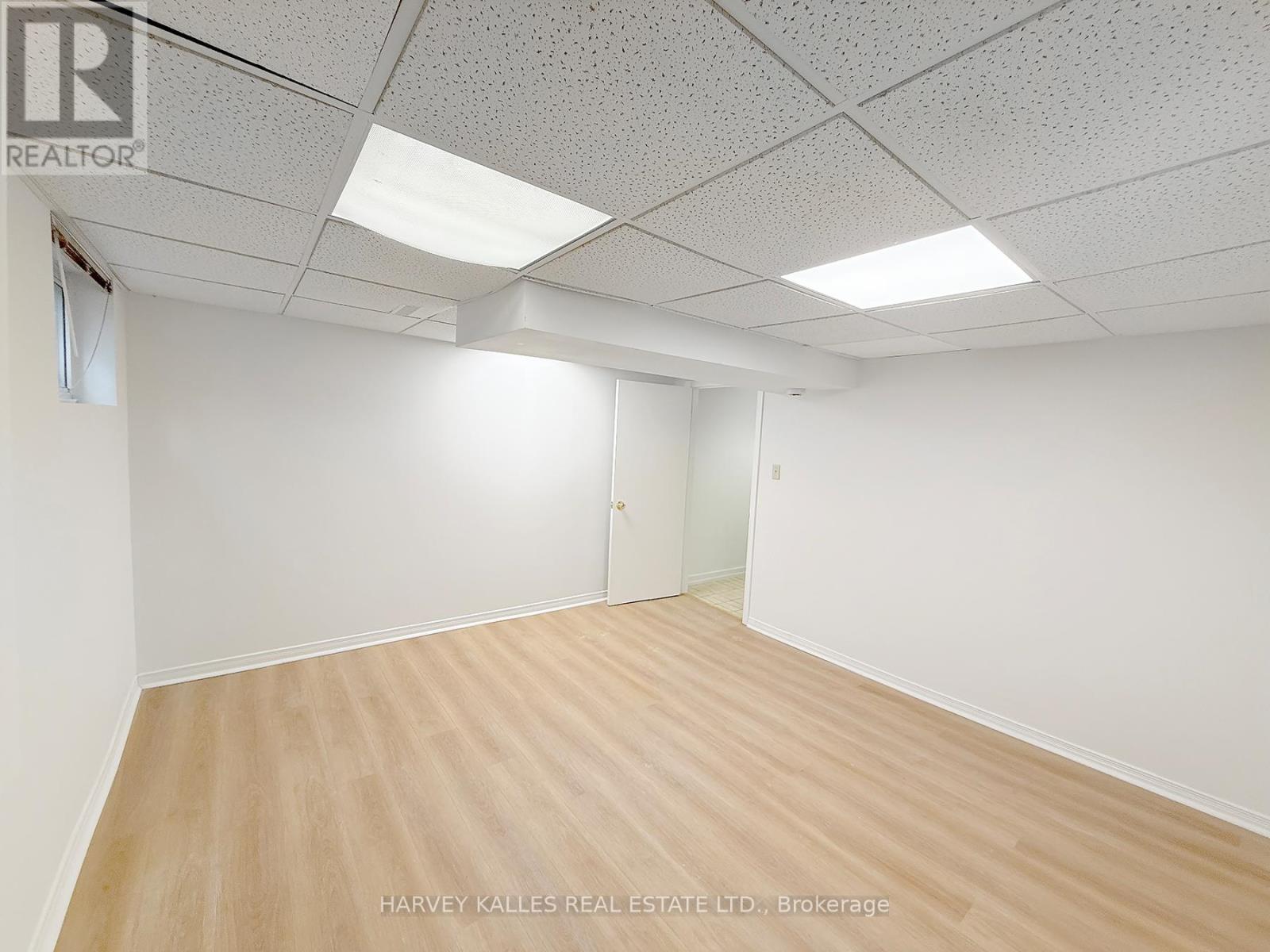 214 Dixon Road, Toronto (Kingsview Village-The Westway), Ontario  M9P 2M1 - Photo 19 - W12916084