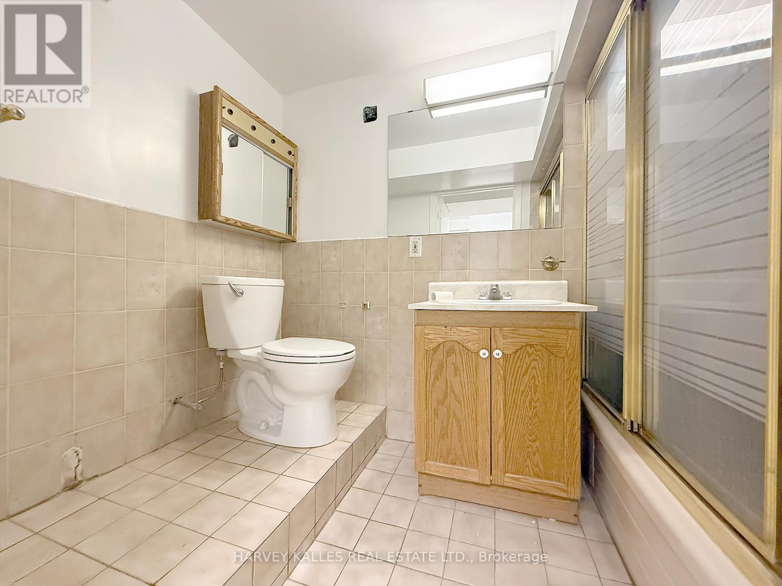 214 Dixon Road, Toronto (Kingsview Village-The Westway), Ontario  M9P 2M1 - Photo 20 - W12916084