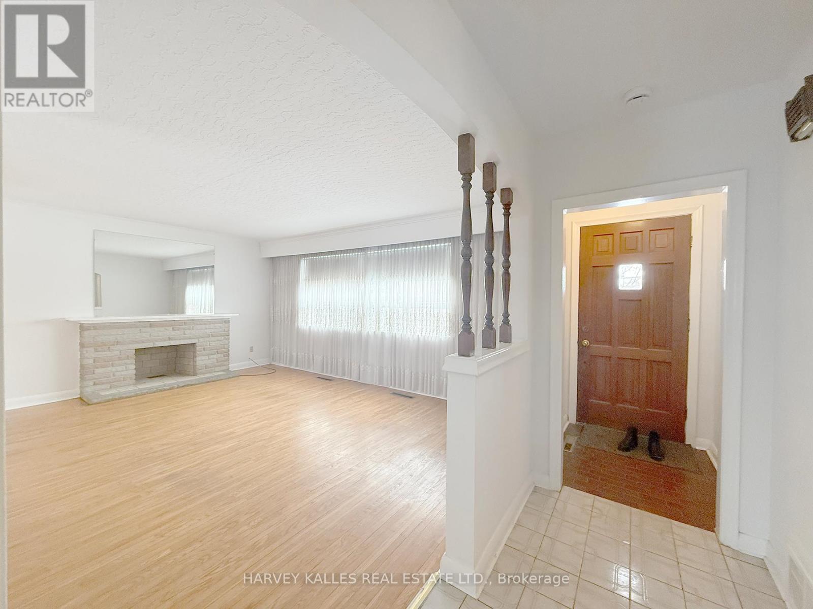 214 Dixon Road, Toronto (Kingsview Village-The Westway), Ontario  M9P 2M1 - Photo 3 - W12916084