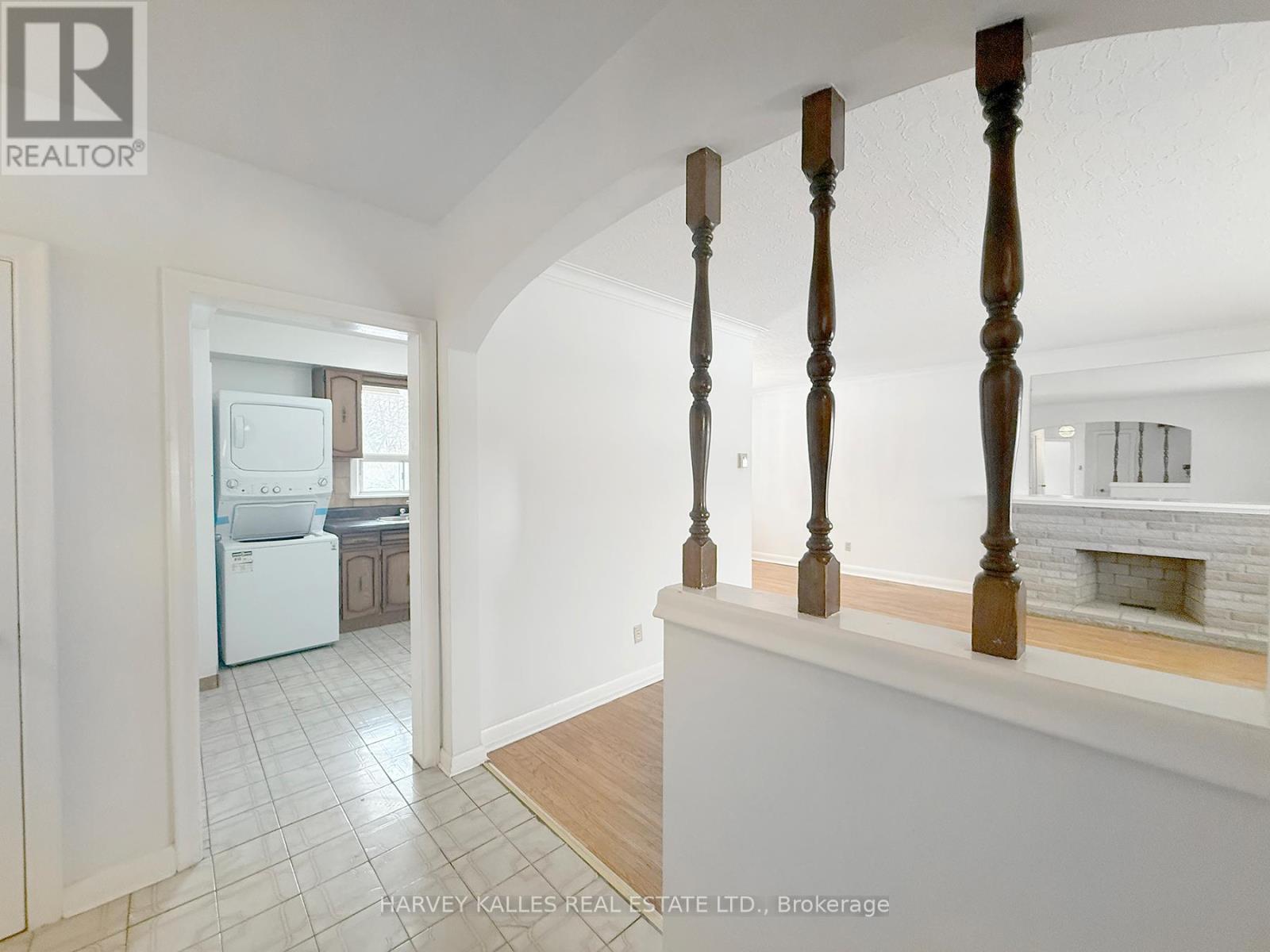 214 Dixon Road, Toronto (Kingsview Village-The Westway), Ontario  M9P 2M1 - Photo 7 - W12916084