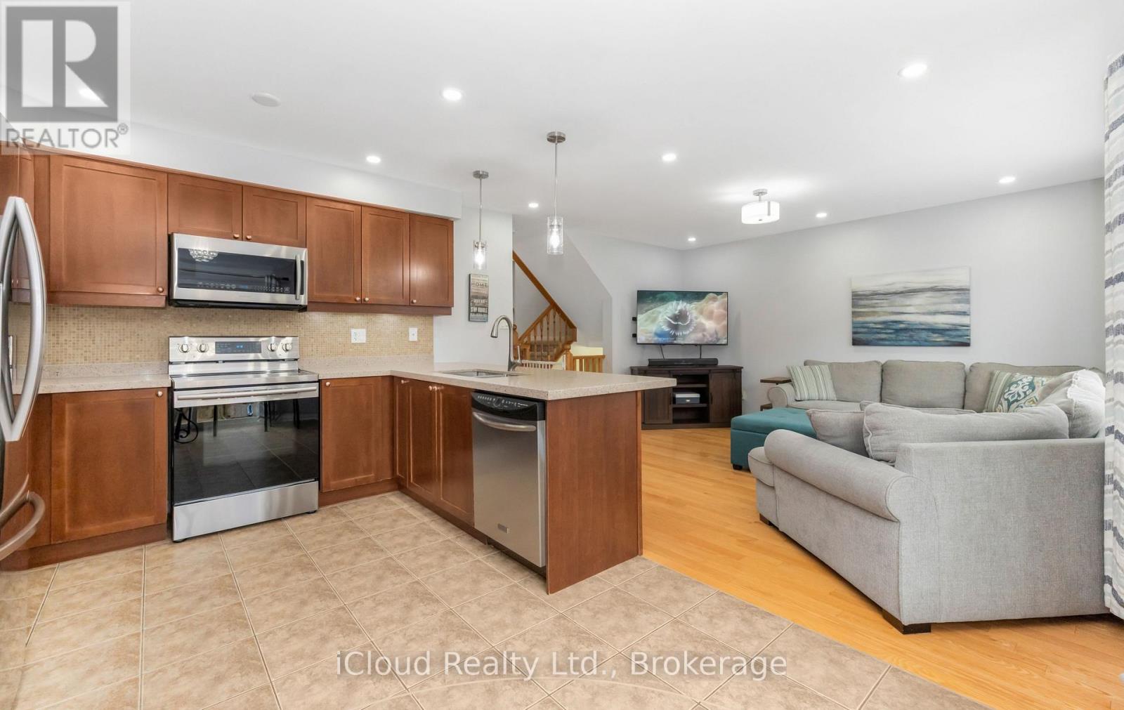 935 Vickerman Way, Milton, Ontario  L9T 0K5 - Photo 12 - W12916106