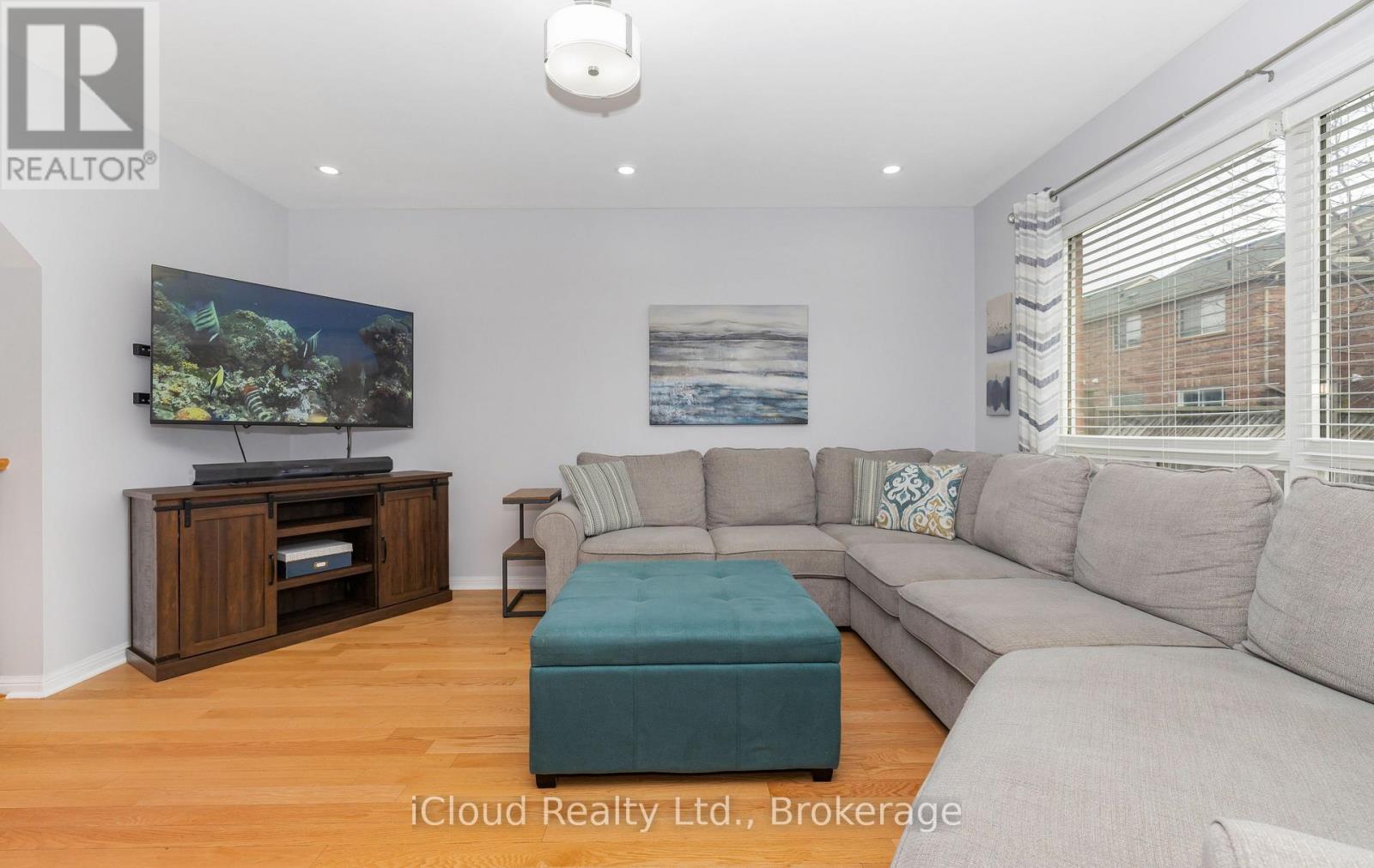 935 Vickerman Way, Milton, Ontario  L9T 0K5 - Photo 9 - W12916106