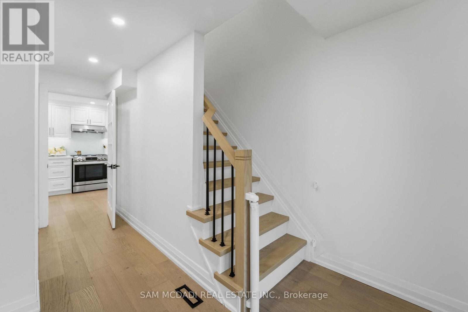 2290 Devon Road, Oakville, Ontario  L6J 5R4 - Photo 14 - W12916140