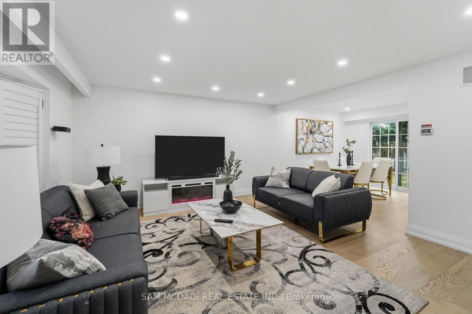 2290 Devon Road, Oakville, Ontario  L6J 5R4 - Photo 6 - W12916140