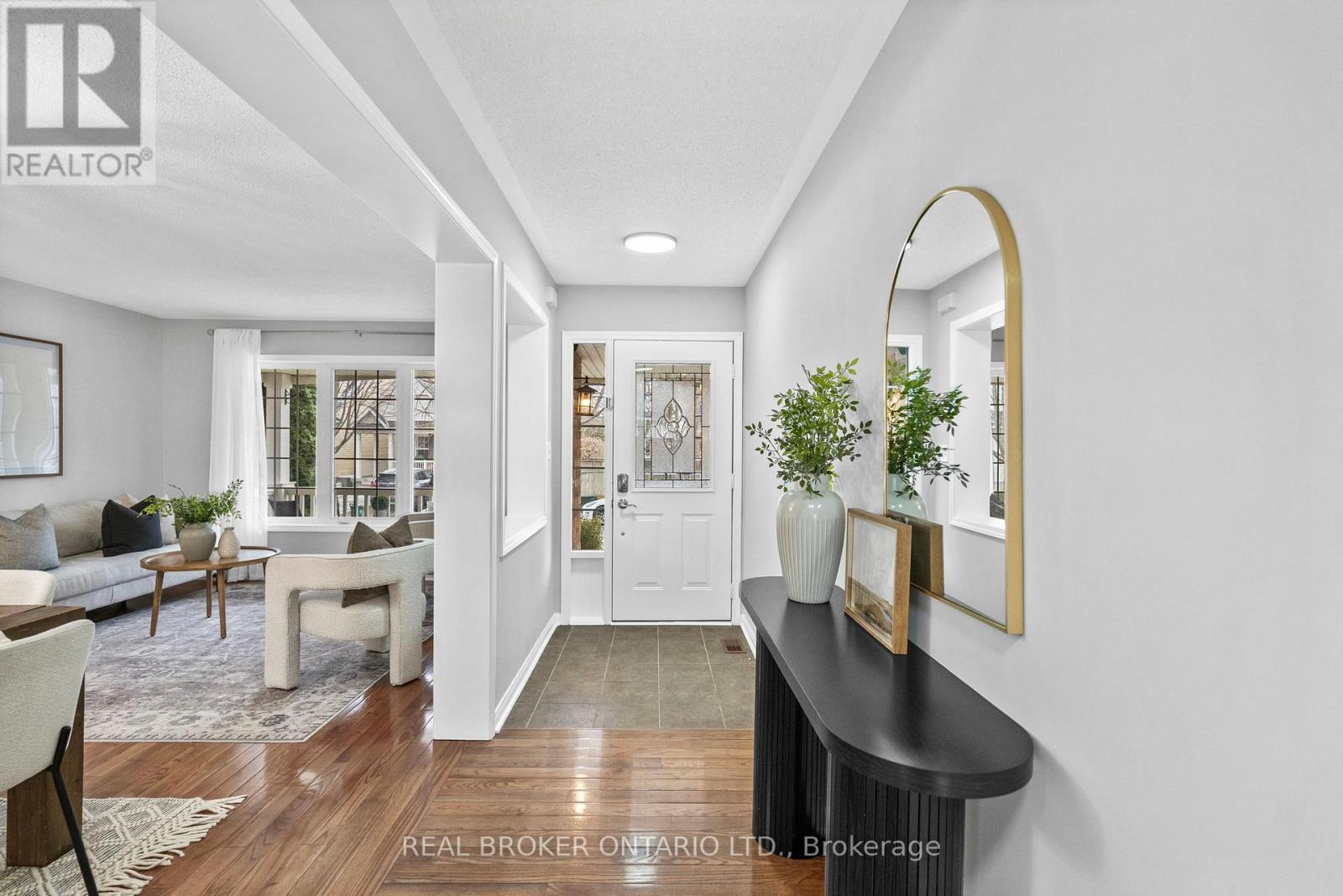 1537 Morse Place, Milton, Ontario  L9T 5V5 - Photo 4 - W12916142