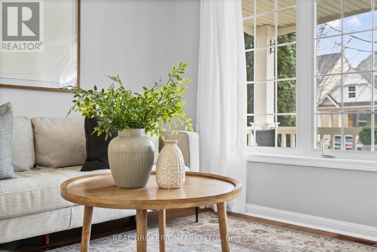 1537 Morse Place, Milton, Ontario  L9T 5V5 - Photo 6 - W12916142