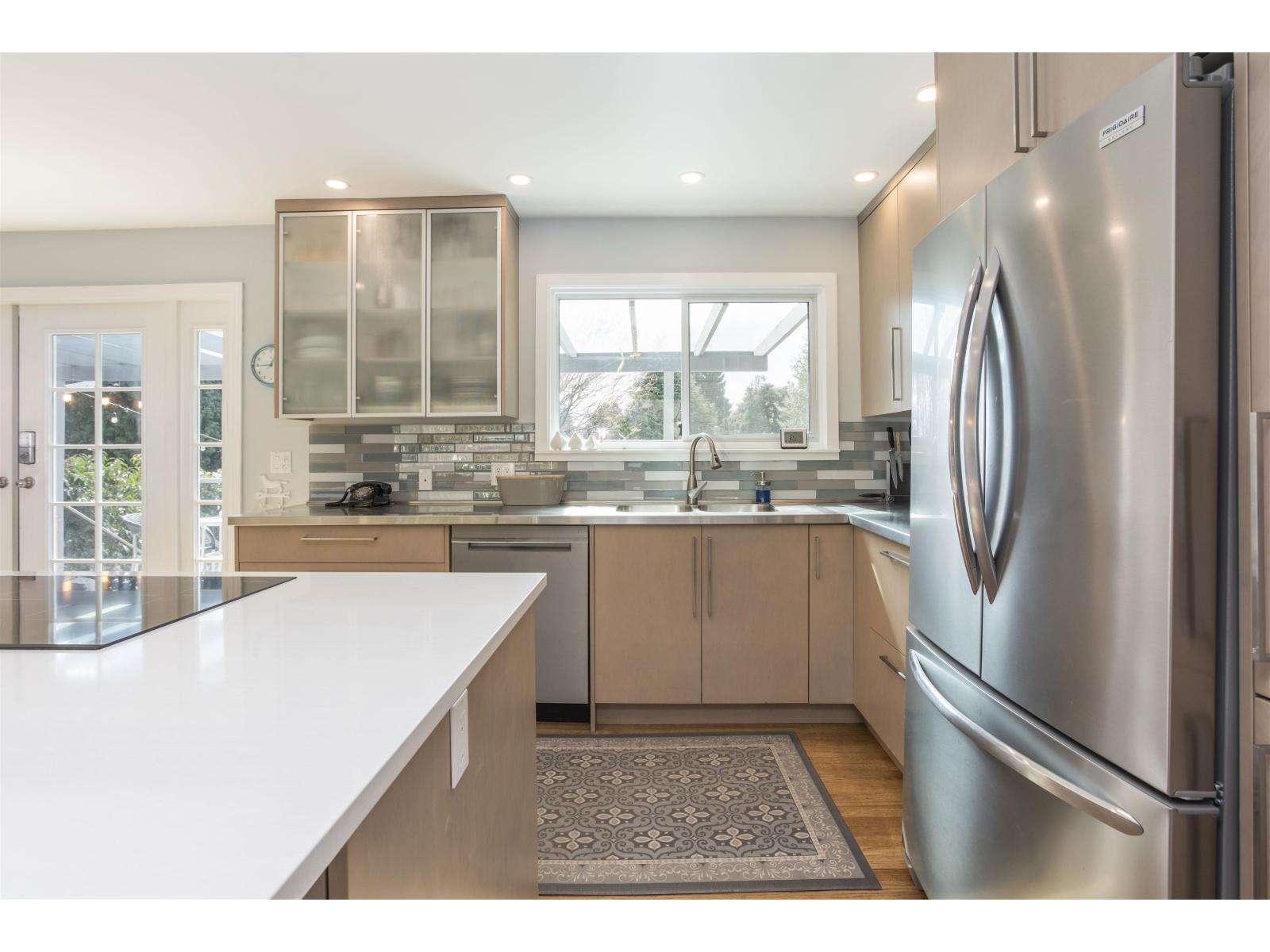 13852 Coldicutt Avenue, White Rock, British Columbia  V4B 3A9 - Photo 12 - R3102255