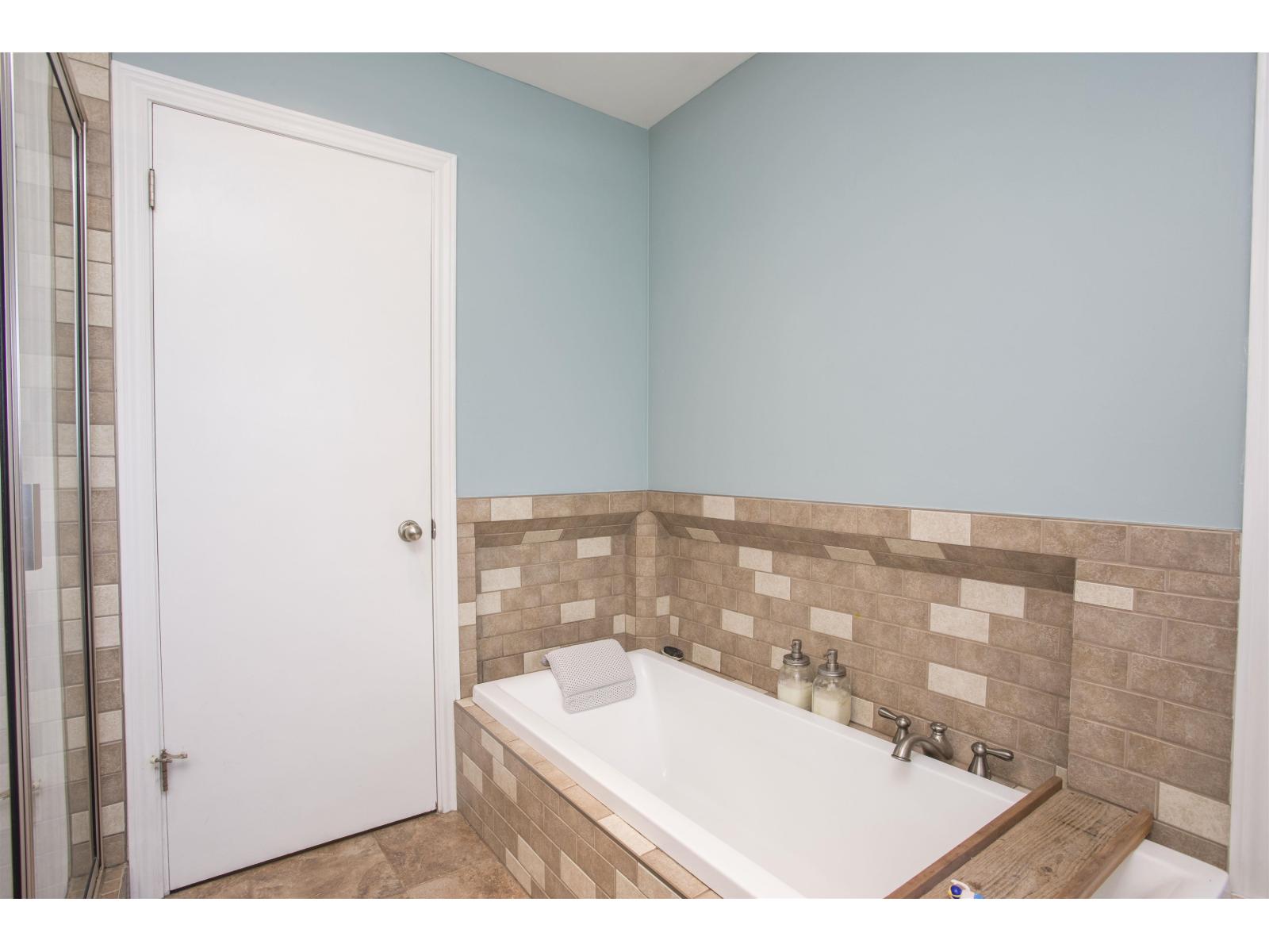 13852 Coldicutt Avenue, White Rock, British Columbia  V4B 3A9 - Photo 18 - R3102255